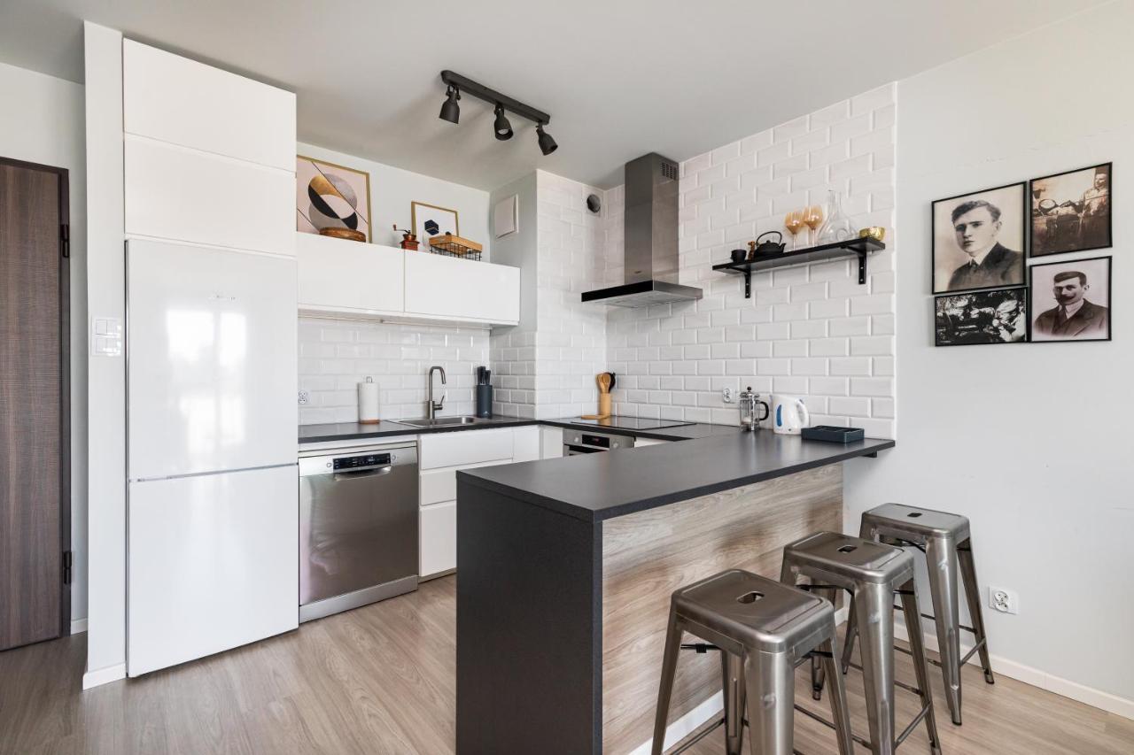 Owsiana 9 - Modern Designed Apartment With Balcony By Noclegi Renters Varşovia Exterior foto